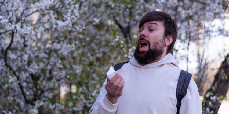 Nøs inn i armhulen – Fikk kink og nakkesleng